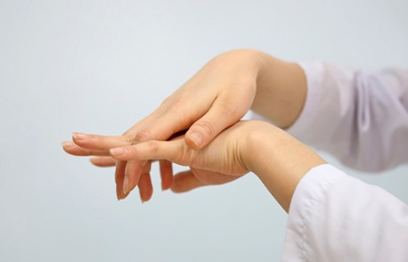 Xoa bóp chữa bệnh gout