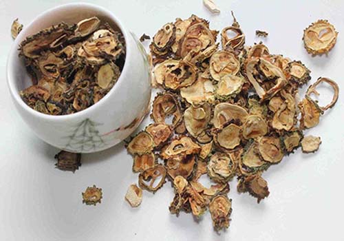 sơ chế chuối hột và củ ráy