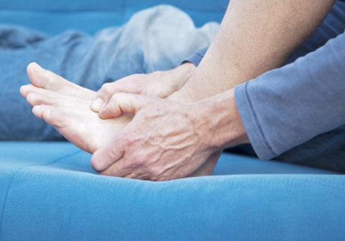 Bệnh gout khi thời tiết giao mùa