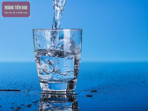 Nước lọc là loại nước cần thiết cho người bệnh gout