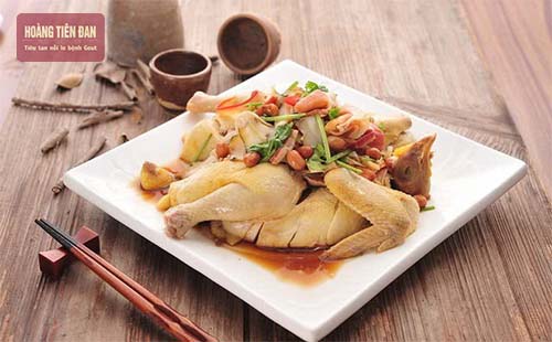 Chế biến thịt gà bằng cách luộc hoặc kho để tốt cho sức khỏe