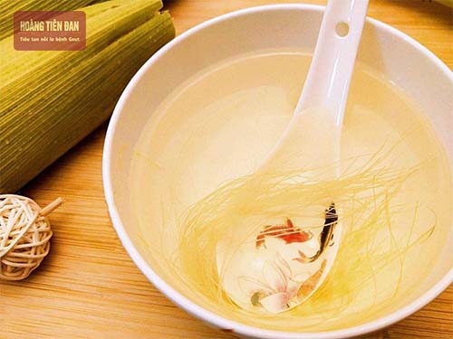 Trà dâu ngô lợi tiểu kích thích đào thải acid uric