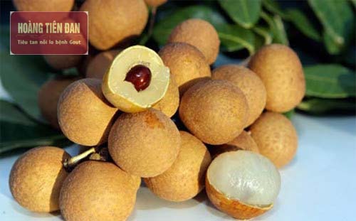 Người bị gout không nên ăn nhãn để tránh bệnh nặng hơn.