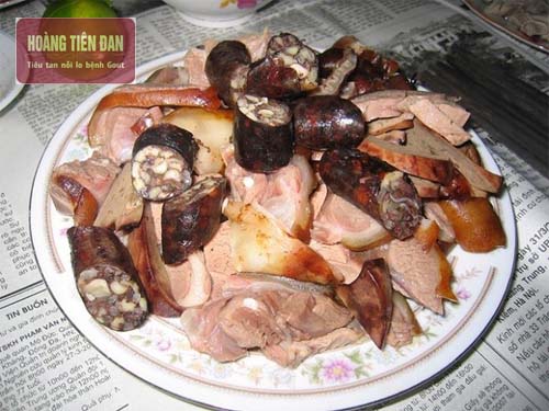 Những người bị bệnh gout không nên ăn thịt chó.