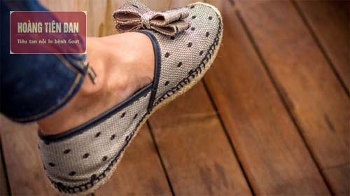 Chọn giầy dép có độ ôm chân vừa phải.