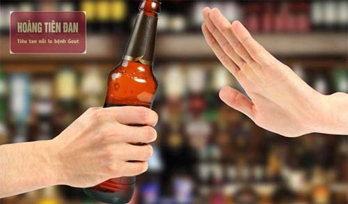 Không nên uống rượu bia để kiểm soát bệnh gout.
