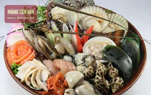 Người bị bệnh gout nên hạn chế ăn hải sản.