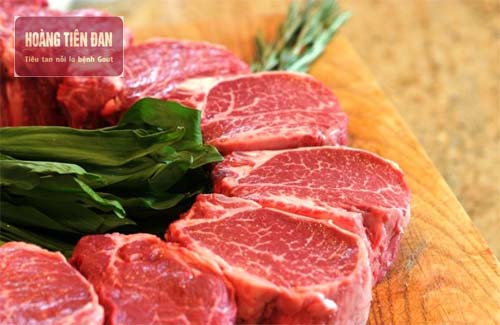 Thịt đỏ chứa nhiều purin khiến các cơn đau gout tăng lên.