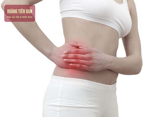 Uống nhiều nước để giảm đau do sỏi thận.