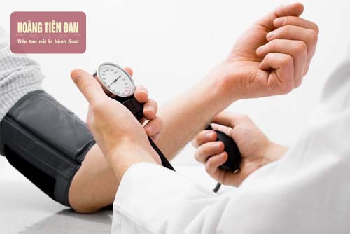 Người cao huyết áp thường có nồng độ acid uric trong máu cao.