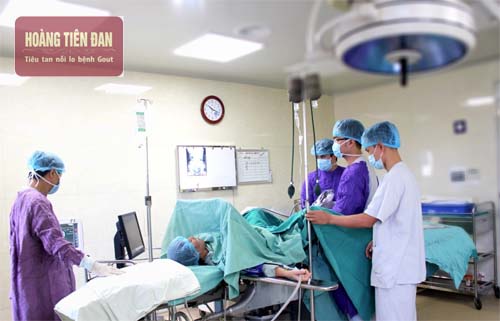  Điều trị bằng phương pháp tán sỏi bàng quang.