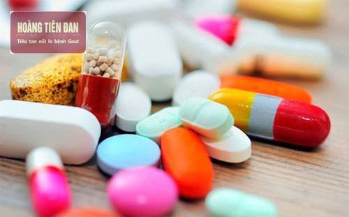 Chỉ sử dụng thuốc giảm cơn đau gout do bác sỹ kê đơn.