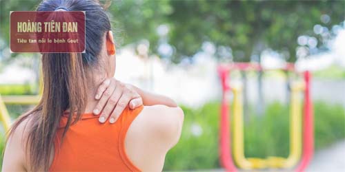 Đau vai gây khó chịu và làm ảnh hưởng không nhỏ đến sinh hoạt hàng ngày.