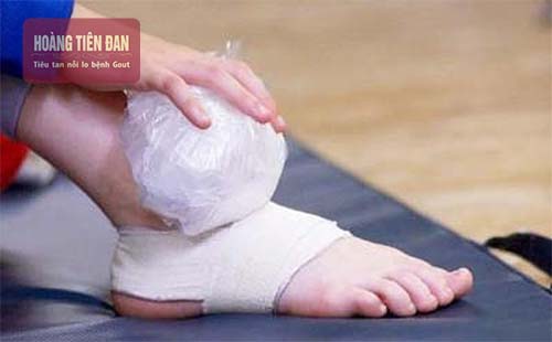 Chườm lạnh sẽ giúp giảm đau hiệu quả