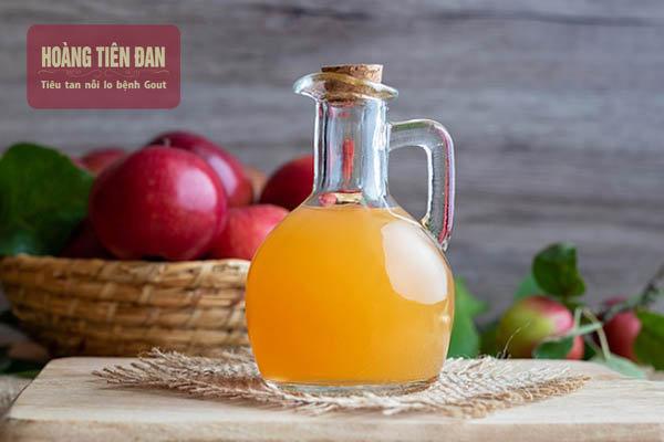 Giấm táo + chanh + bột nghệ giúp kiểm soát bệnh gút