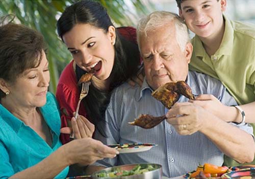 Ăn uống thế nào để điều trị hiệu quả bệnh gout ở tuổi trung niên?